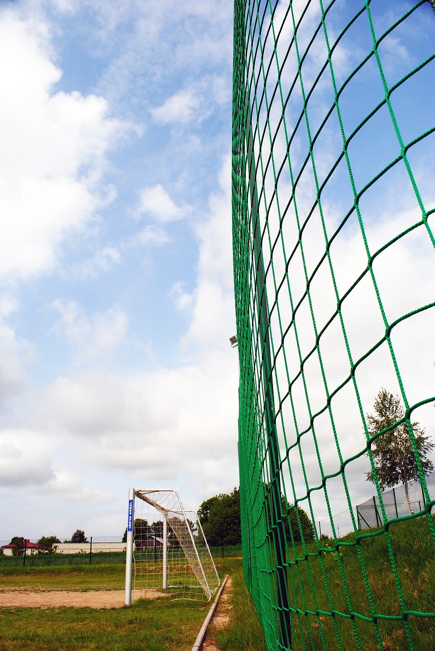 2分，又是2分！顶薪中锋被34岁老将羞辱，球迷嘲讽：这表现真的可以