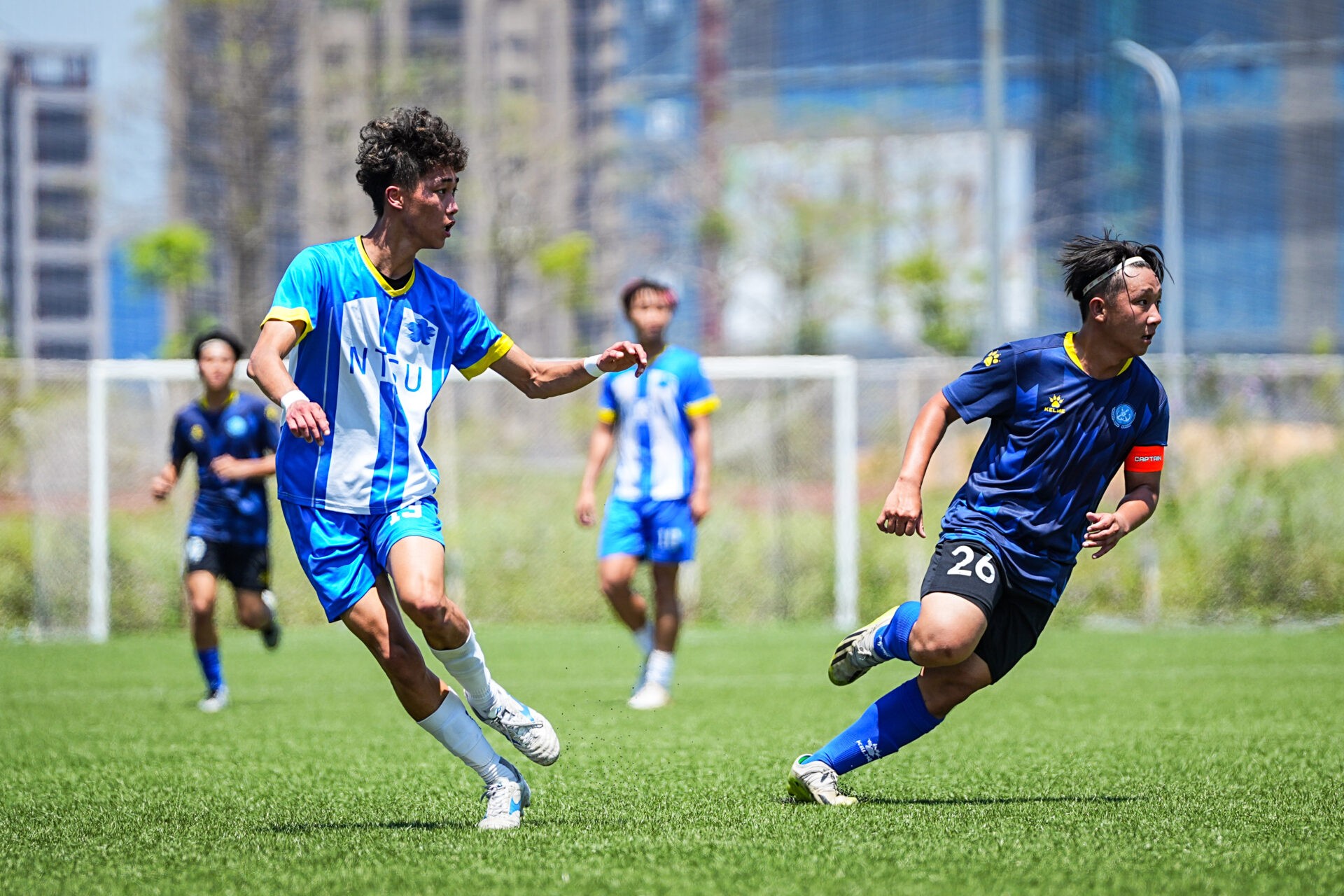 足球亚洲杯官方宣布采用新技术球衣，轻至68克