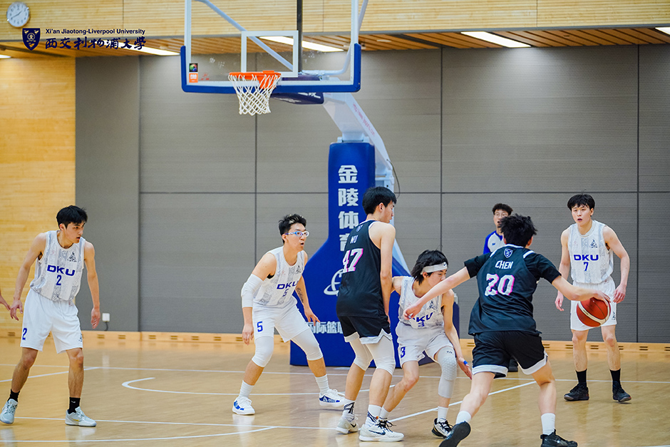 西甲焦点战：皇家奥维耶多步步紧逼马略卡，赛季前景扑朔迷离