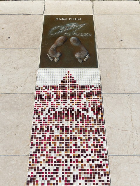 双里程碑见 双里程碑见